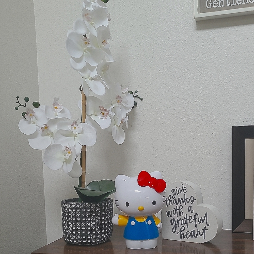 Mechanical Waving Hello Kitty